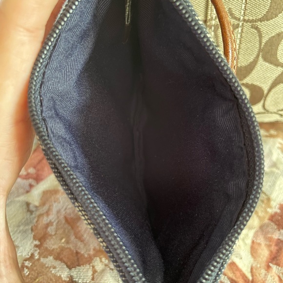 Coach wristlet - Picture 3 of 3